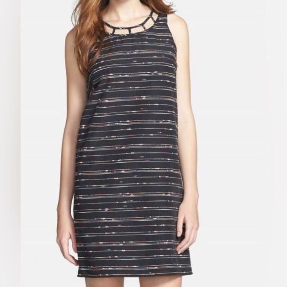Vince Camuto Dresses & Skirts - VINCE CAMUTO Dress Size 12